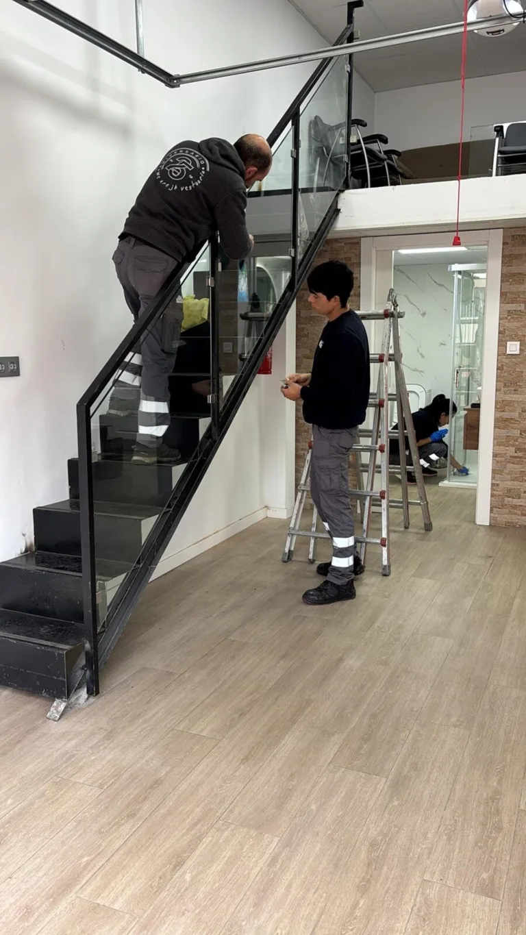 Trabajo de limpieza de oficina en Murcia