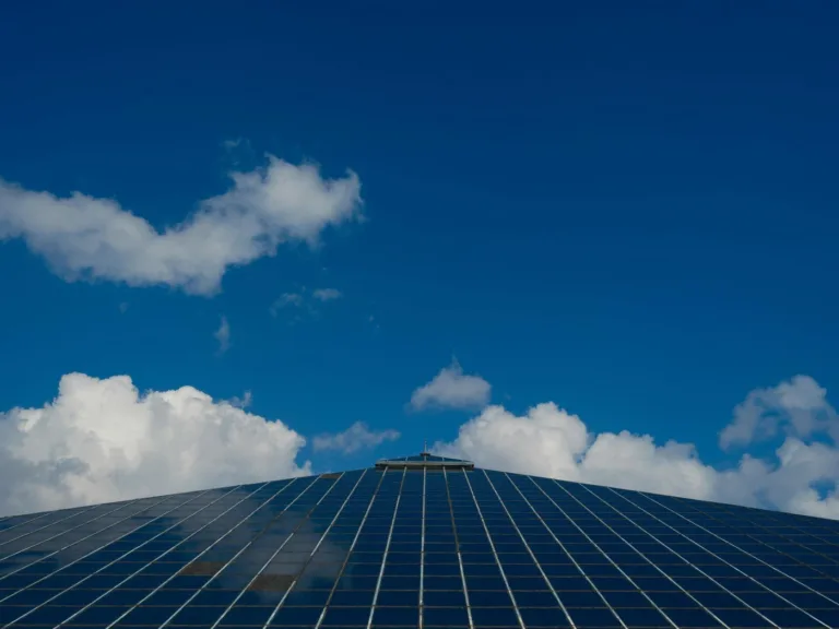 Paneles solares limpios en Murcia